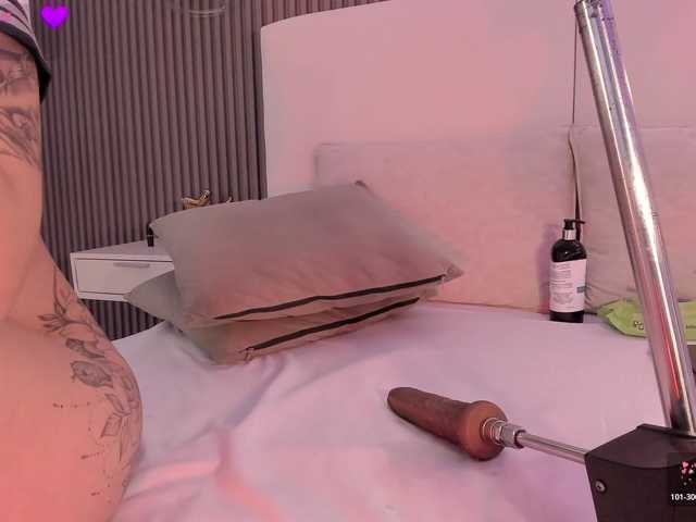 annie-clarkson live cam on BongaCams