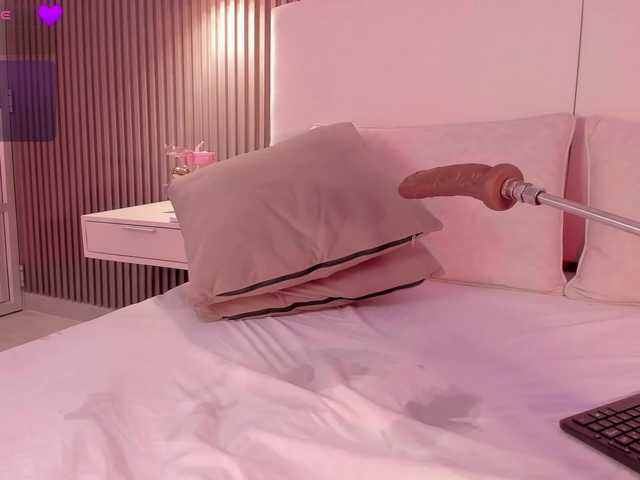 annie-clarkson live cam on BongaCams