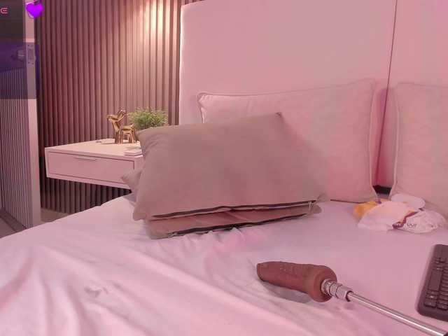 annie-clarkson live cam on BongaCams