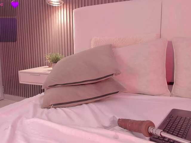 annie-clarkson live cam on BongaCams