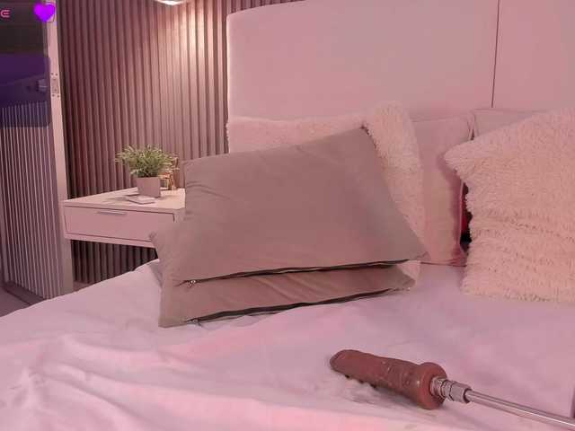annie-clarkson Live Cam on BongaCams