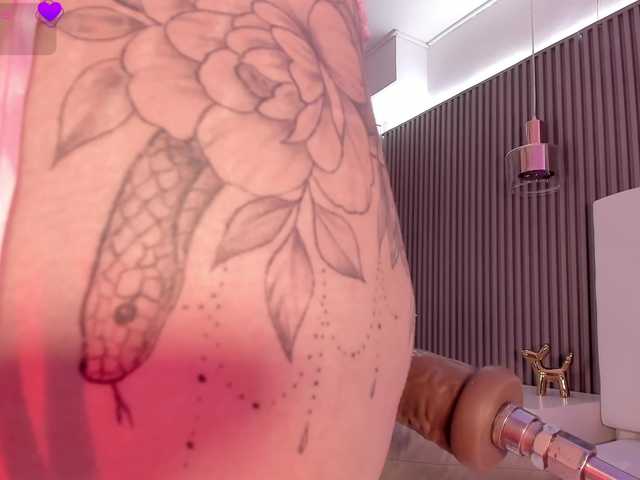 annie-clarkson live cam on BongaCams