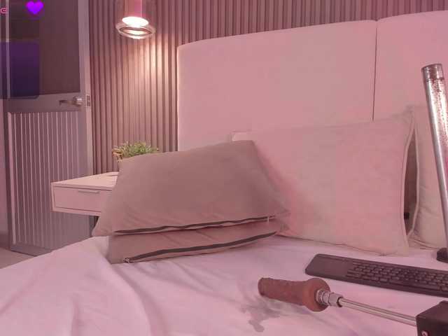 annie-clarkson live cam on BongaCams