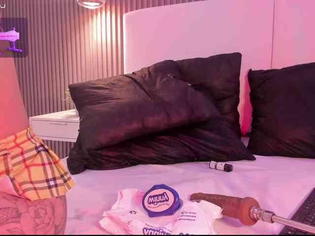 annie-clarkson webcam