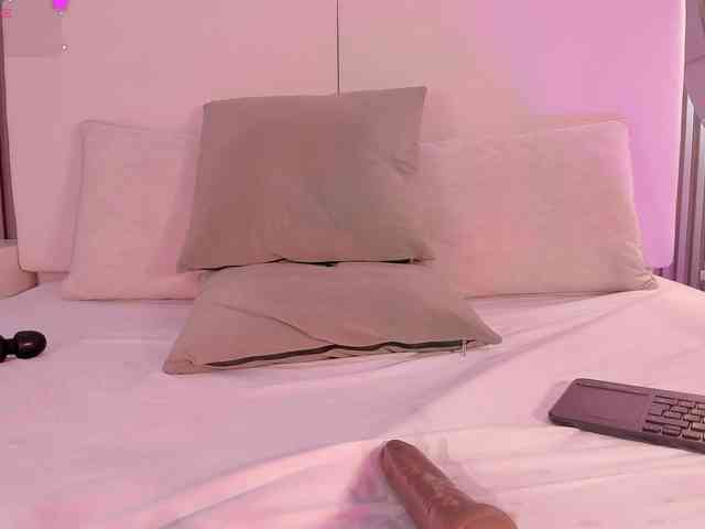 annie-clarkson webcam