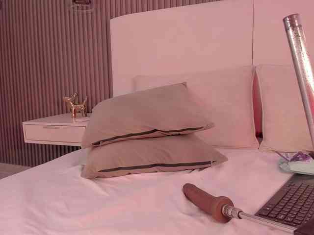 annie-clarkson webcam