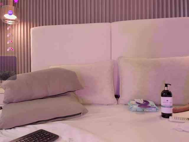 annie-clarkson webcam