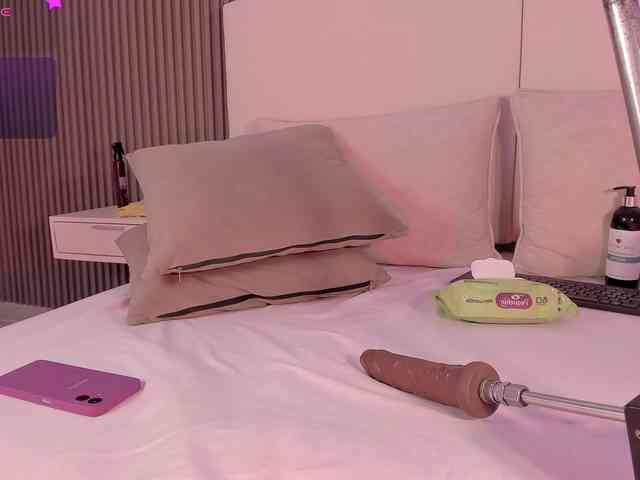 annie-clarkson webcam