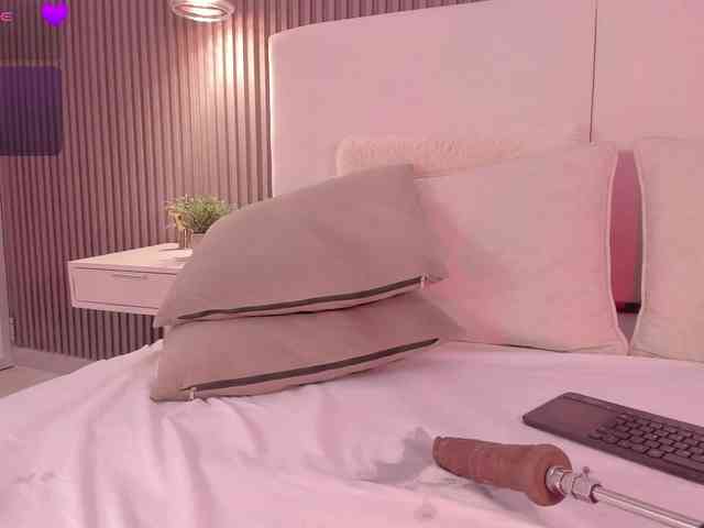 annie-clarkson webcam