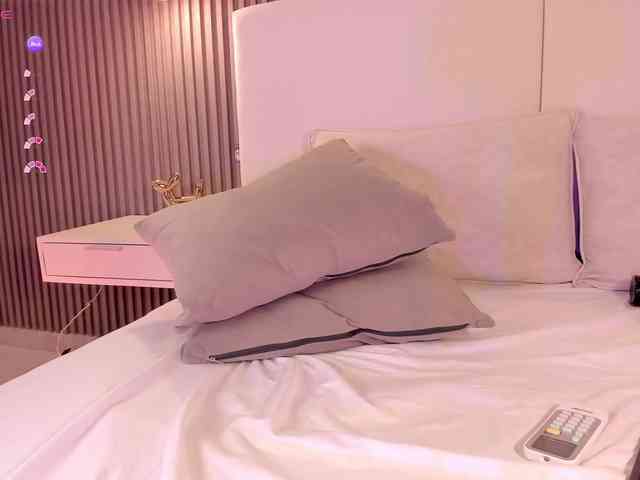 annie-clarkson webcam