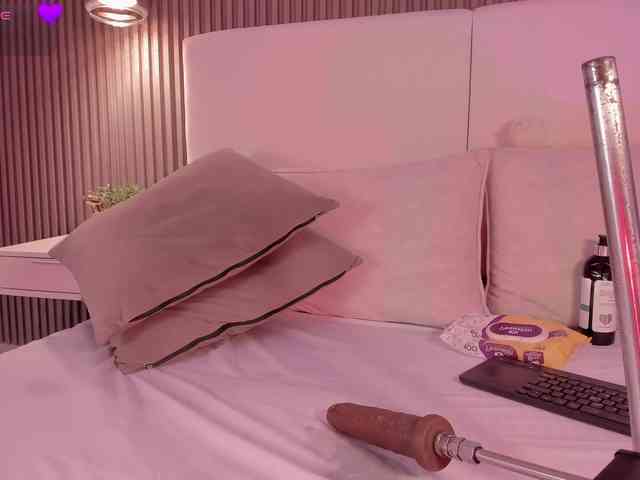 annie-clarkson webcam