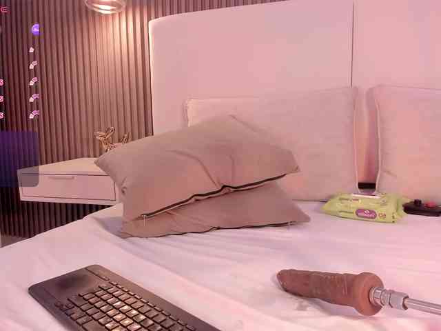 annie-clarkson webcam