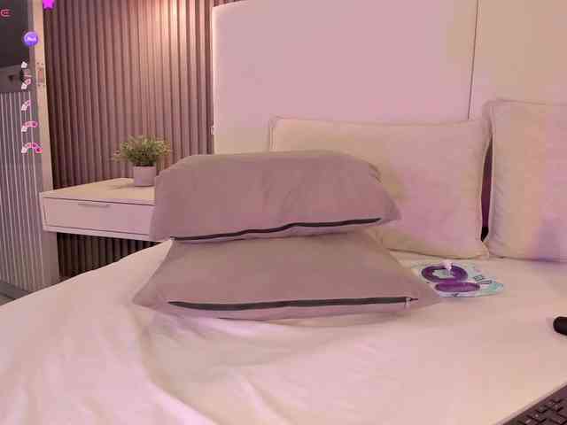 annie-clarkson webcam