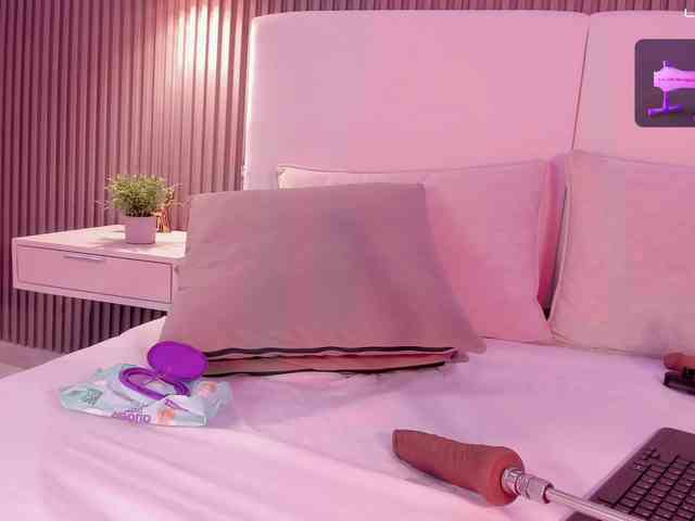 annie-clarkson webcam