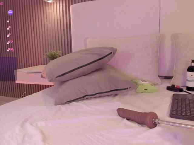 annie-clarkson webcam