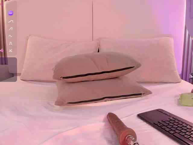 annie-clarkson webcam
