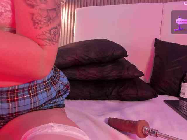 annie-clarkson webcam