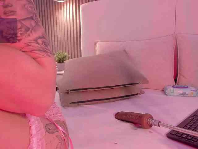 annie-clarkson webcam