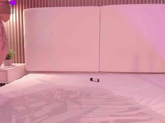 annie-clarkson webcam