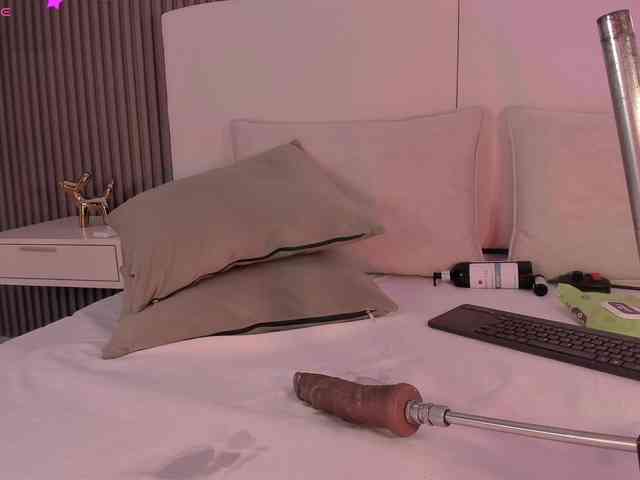 annie-clarkson webcam