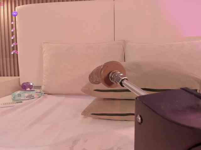 annie-clarkson webcam