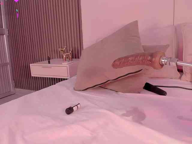 annie-clarkson webcam