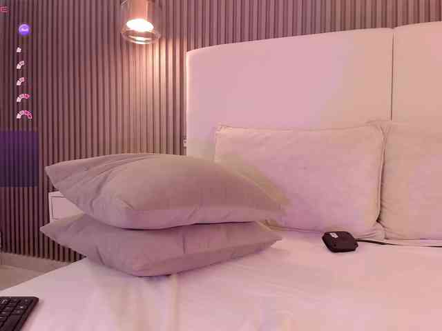 annie-clarkson webcam
