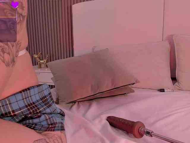 annie-clarkson webcam