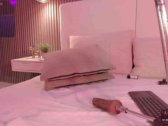 annie-clarkson webcam