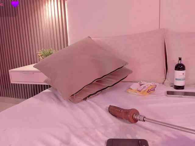 annie-clarkson webcam