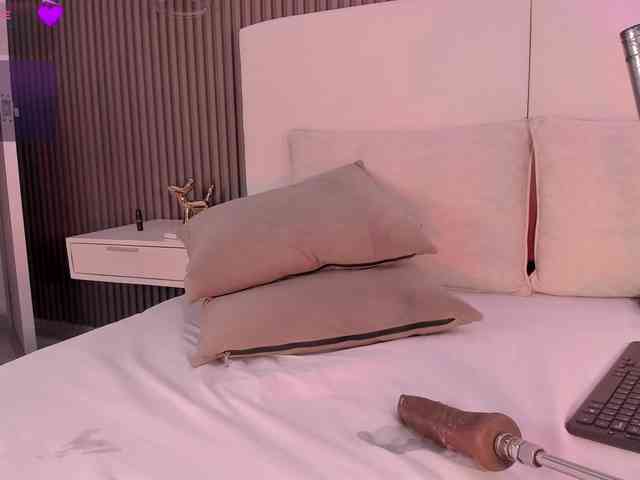 annie-clarkson webcam