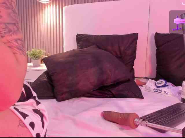 annie-clarkson webcam