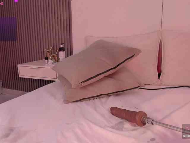annie-clarkson webcam