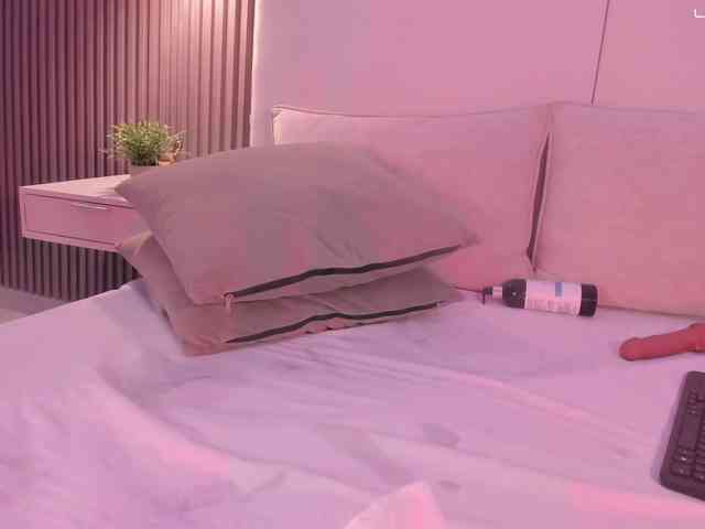 annie-clarkson webcam