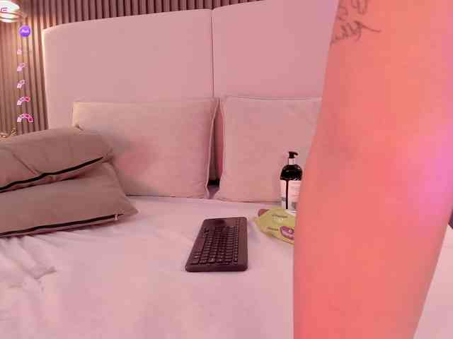 annie-clarkson webcam