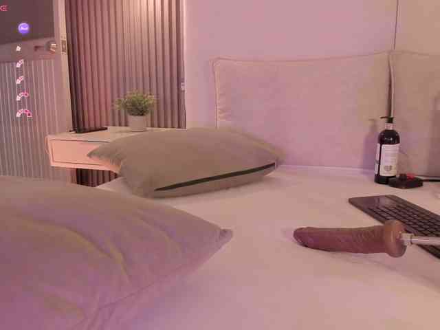 annie-clarkson webcam