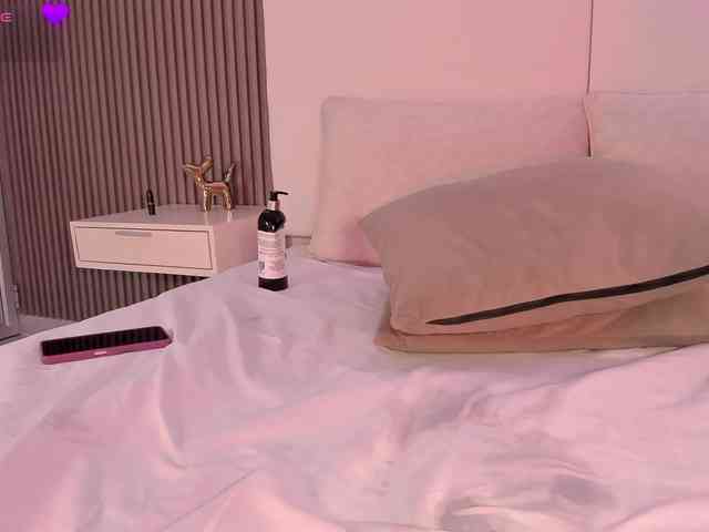 annie-clarkson webcam