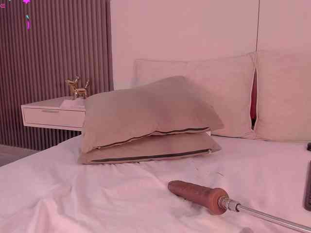 annie-clarkson webcam