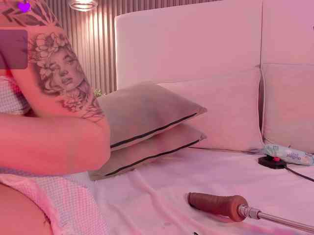 annie-clarkson webcam