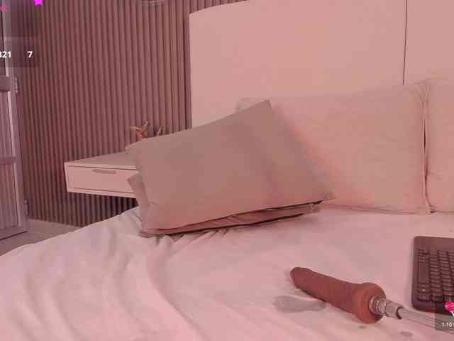 annie-clarkson webcam