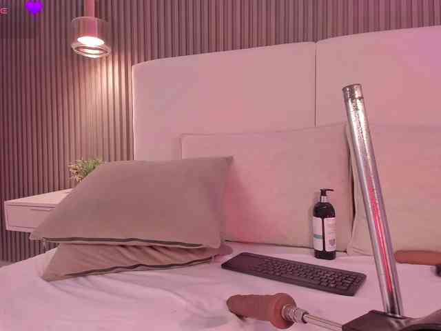 annie-clarkson webcam
