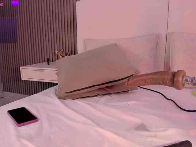 annie-clarkson webcam