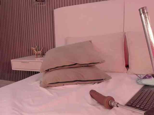 annie-clarkson webcam