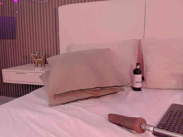 annie-clarkson webcam