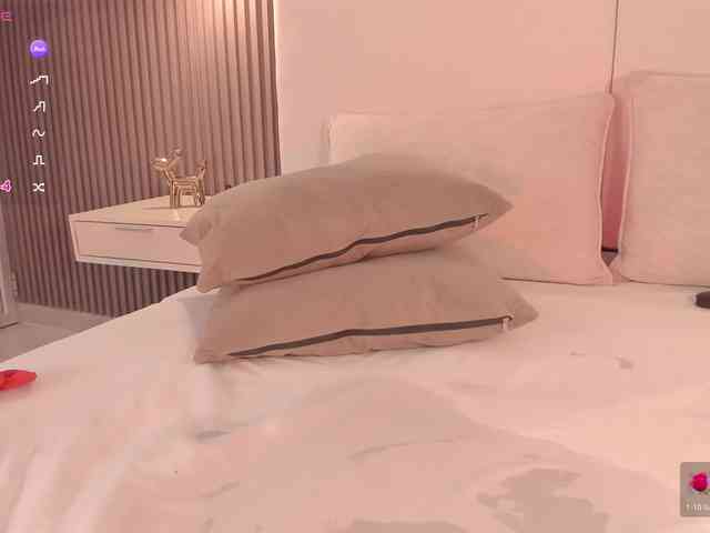 annie-clarkson webcam