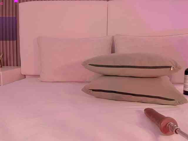 annie-clarkson webcam