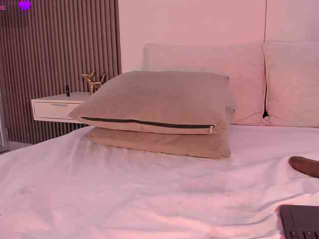 annie-clarkson webcam