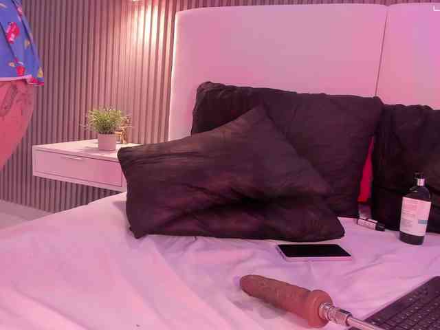 annie-clarkson webcam