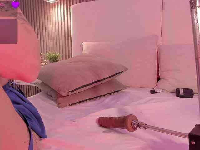 annie-clarkson Live Webcam on BongaCams