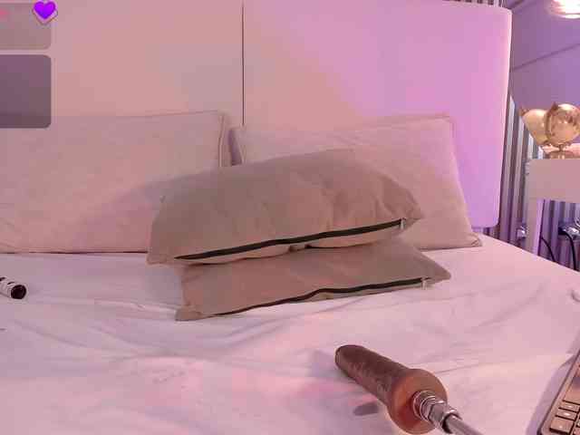 annie-clarkson webcam